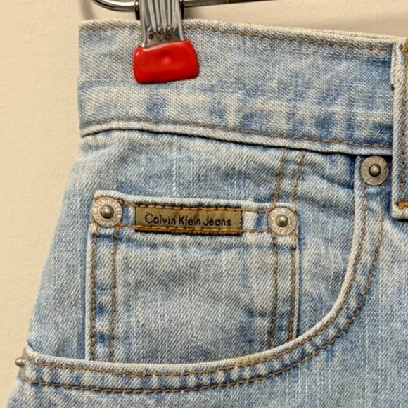 Calvin Klein Womens Size 10 Cuff Short Enzyme Wash Denim Shorts Vintage 90s - Picture 6 of 12